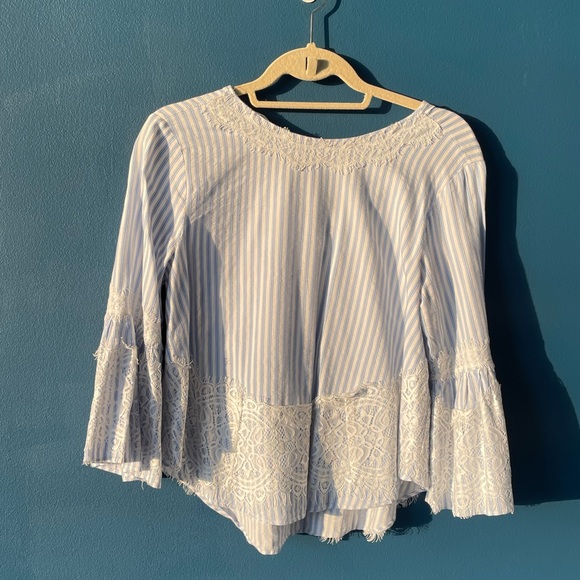 Long sleeve stripped lace top - Picture 3 of 8